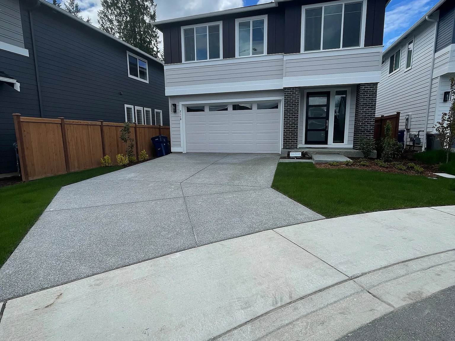 4 bed, 2.5 bath, 2480 sqft, $3,800 — Photo 1