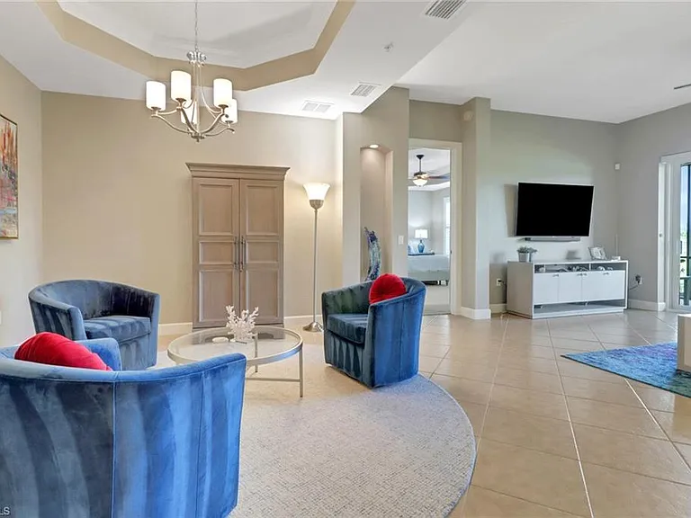 9208 Quartz Ln #102 — Photo 4