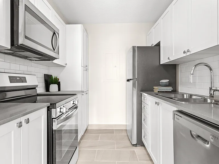 1316 Carling Ave — Photo 2