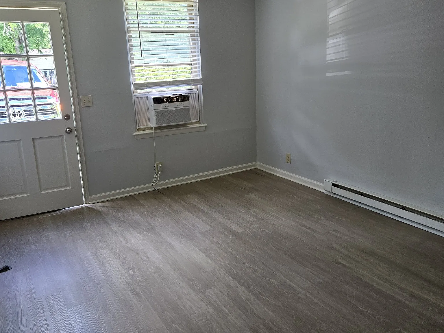 1 bed, 986 sqft, $1,100 — Photo 2