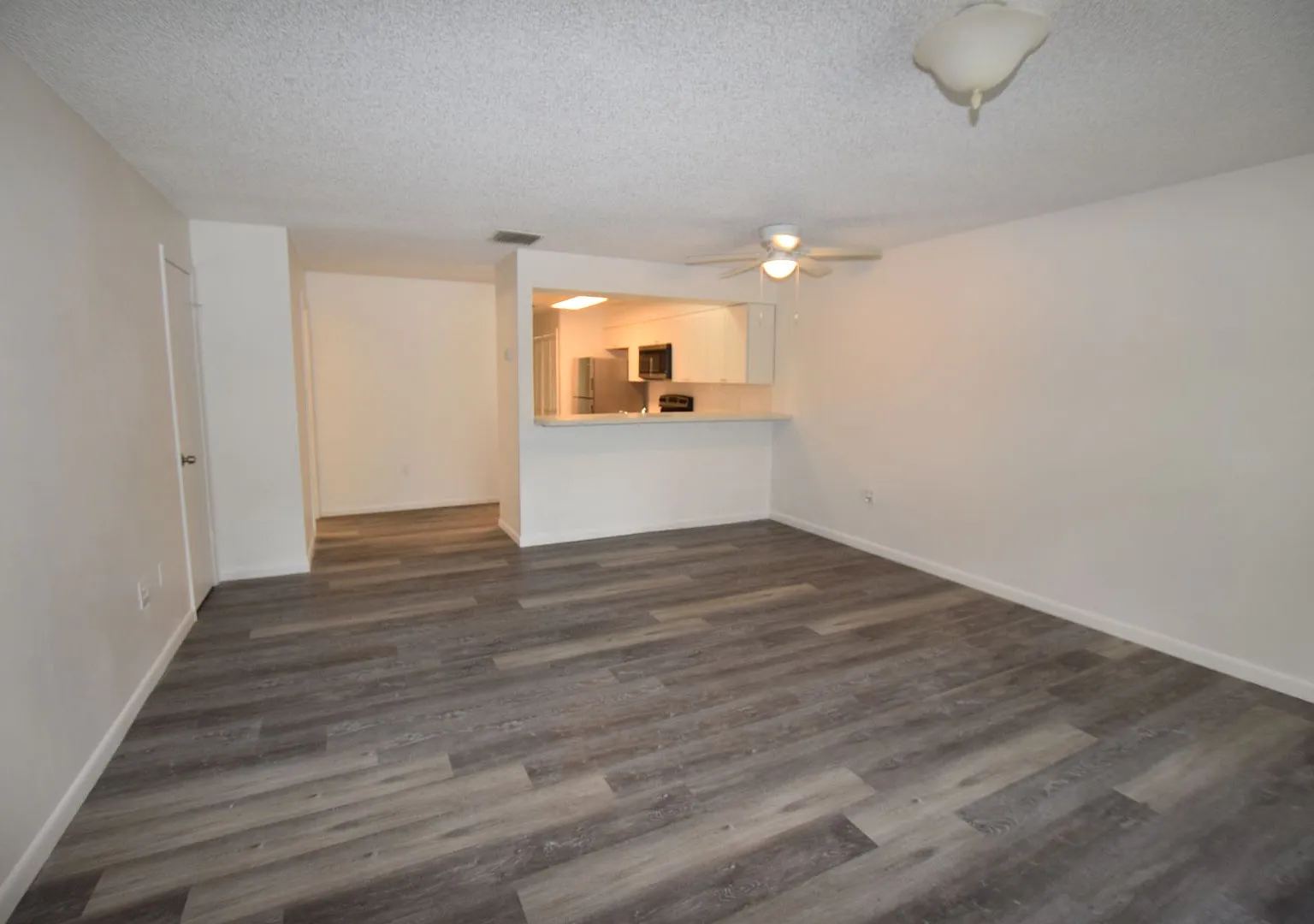 3 Bedroom, 2 Bath Townhouse For Rent at 908 Sumter Street Leesburg, Fl. 34748 — Photo 4