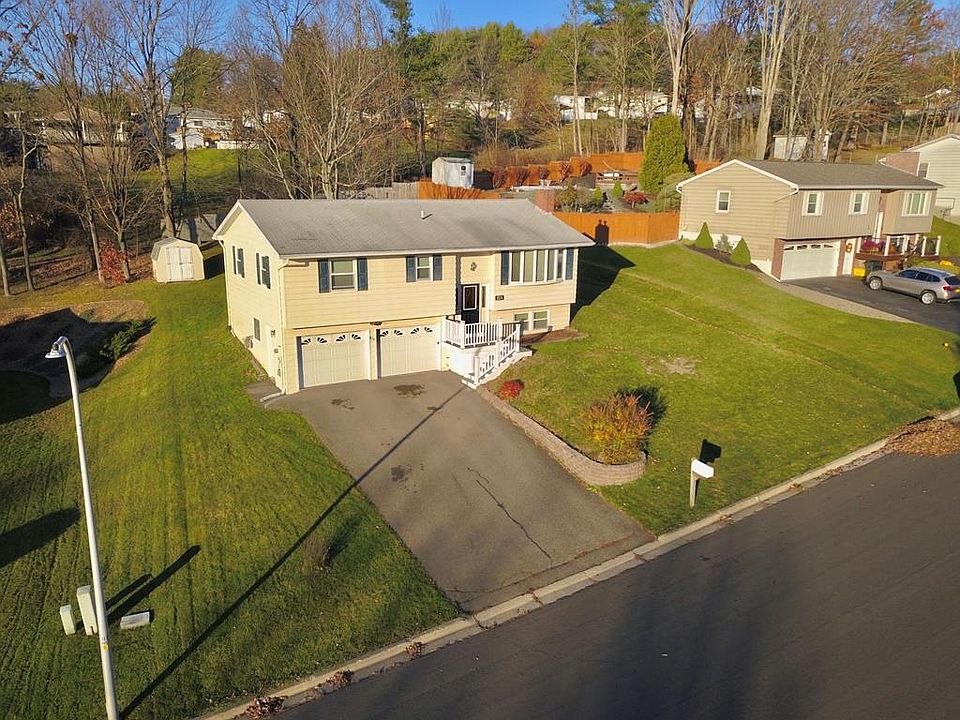 1st image of 824 Madeline Dr