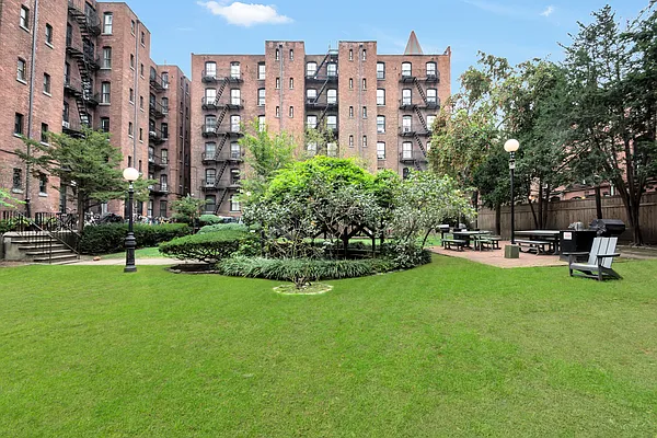 Rented by Corcoran | media 12