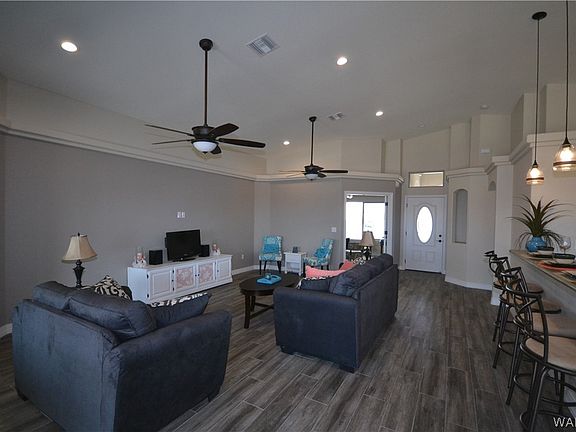 3rd image of 2082 E Valor Drive E