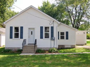1125 E 1st St, Coal City, IL 60416