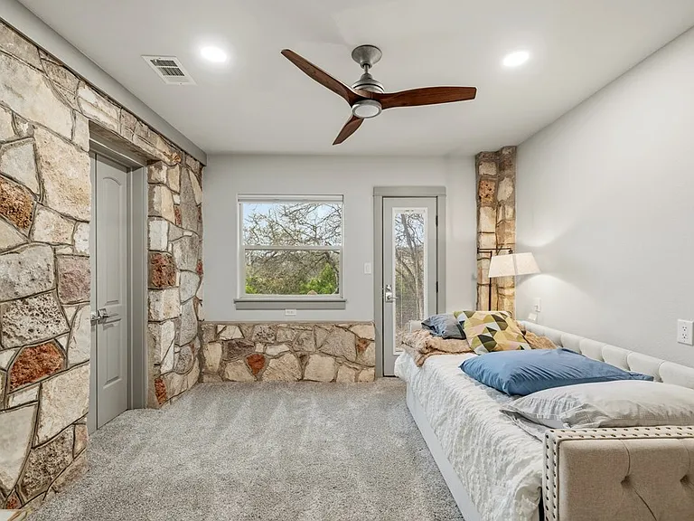 275 Creekridge Trl — Photo 11