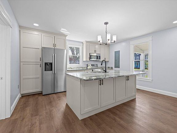 3rd image of 18215 1st St