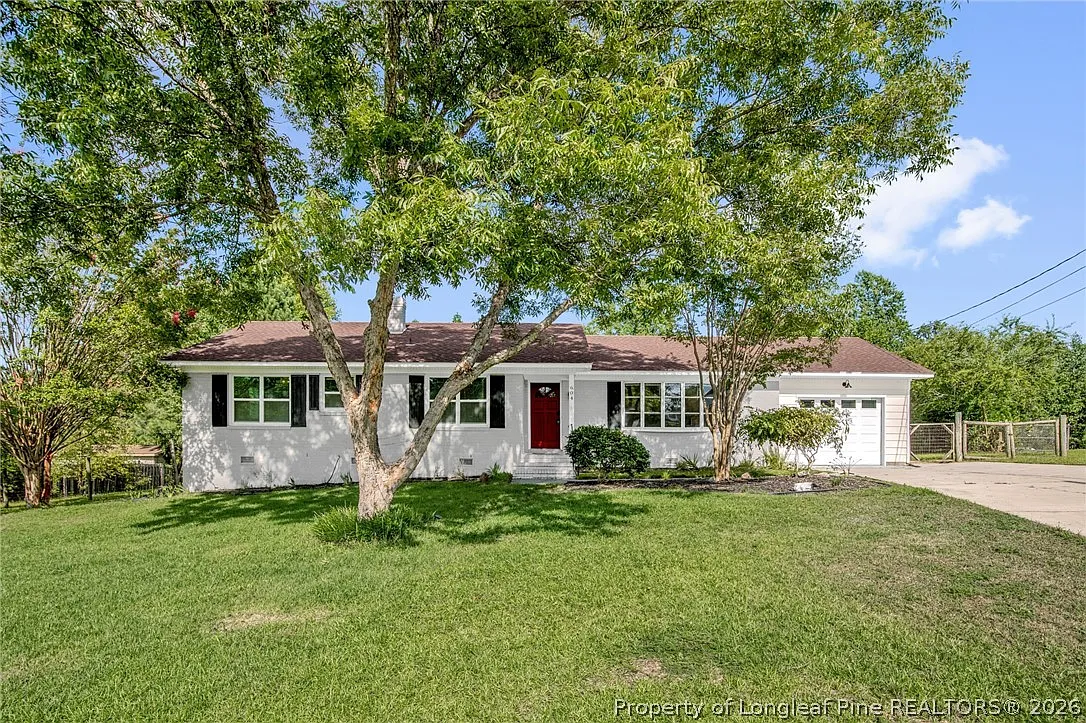 4 bed, 2.0 bath, 1550 sqft, $1,900 — Photo 1