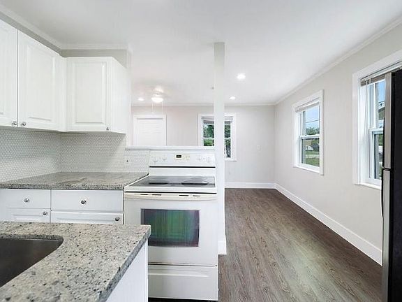 4th image of 1883 Smith Dr #4