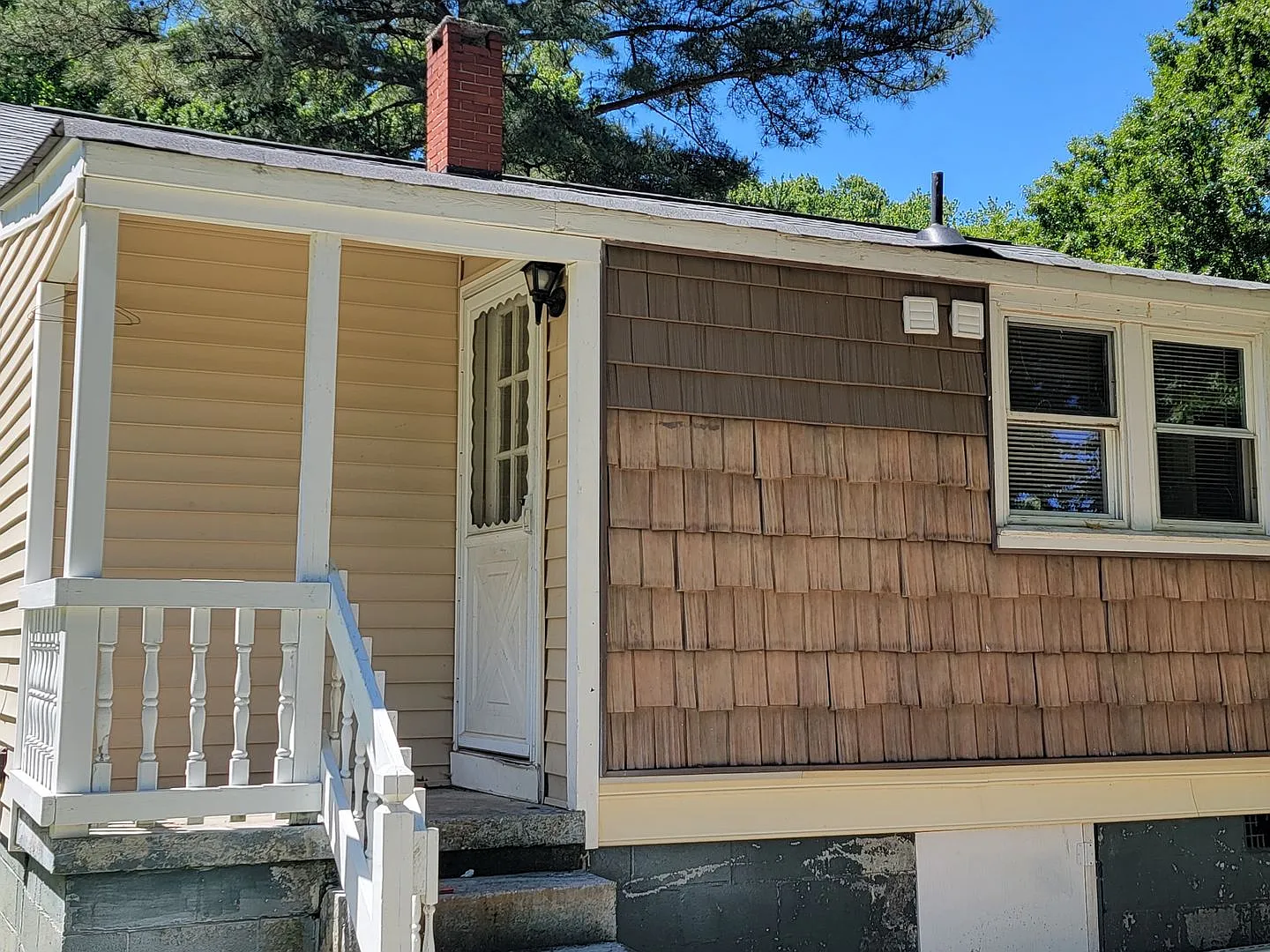 2 Bedroom 1 Bathroom House — Photo 3