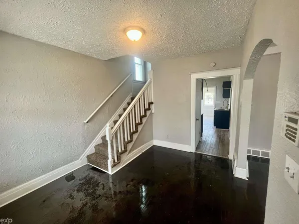 13 E Glenwood St, Ecorse, MI 48229