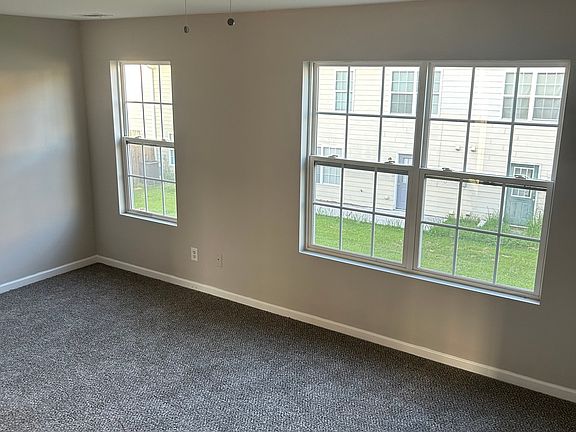 5th image of 926 Old Mill Point #D