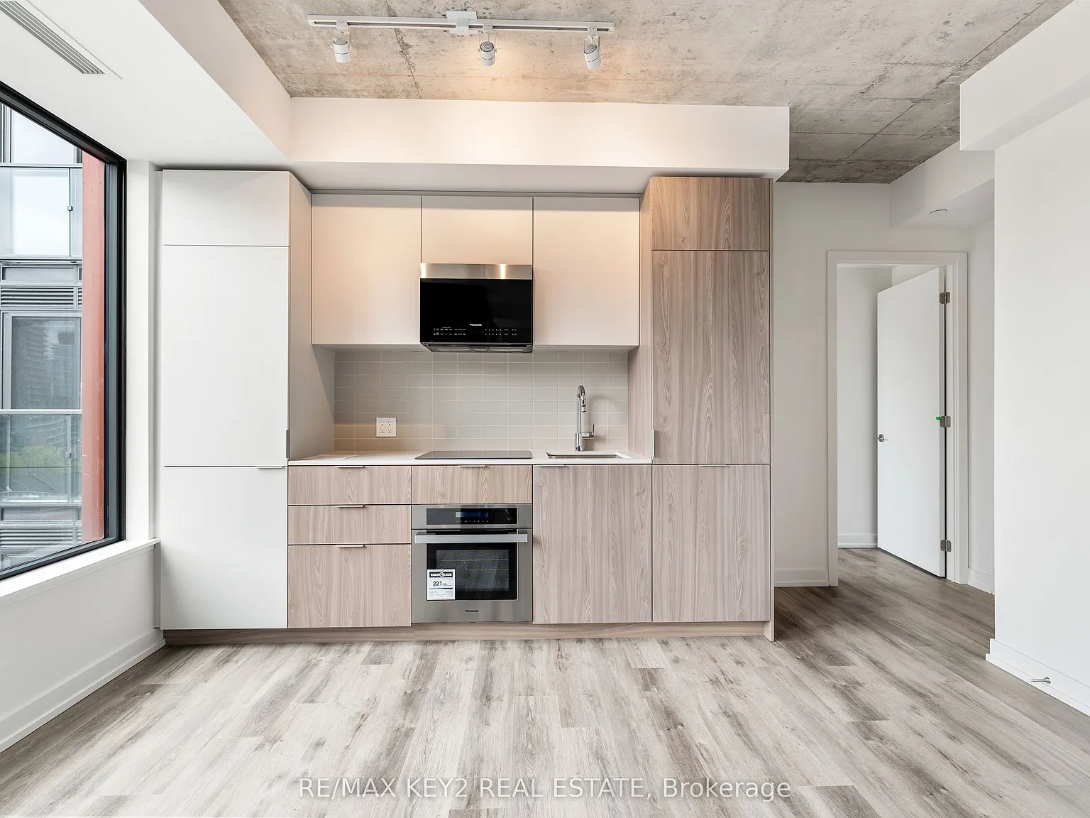 2 bed, $2,300 — Photo 2