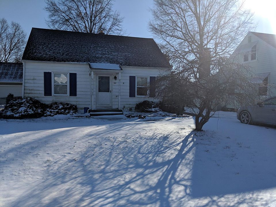 1st image of 915 W 11th Ave