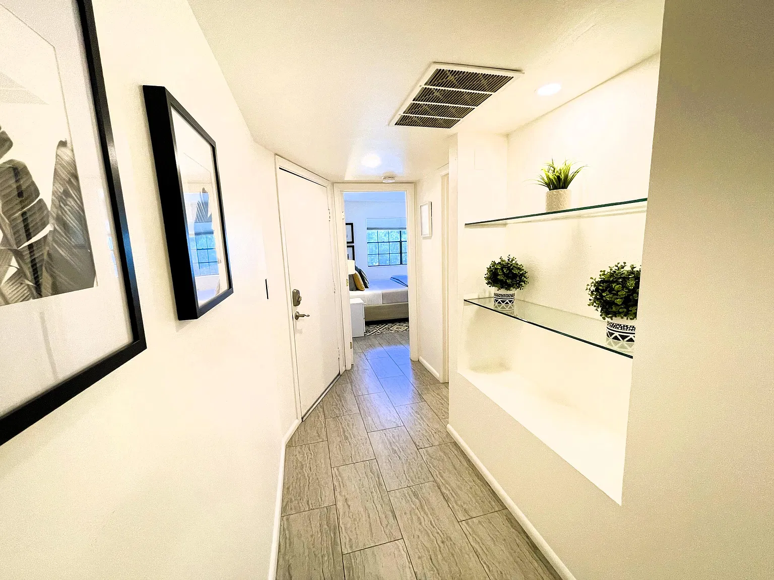 1 bed, 705 sqft, $1,950 — Photo 3