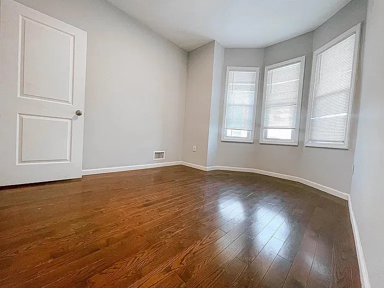 285 Grant Ave #1 — Photo 7