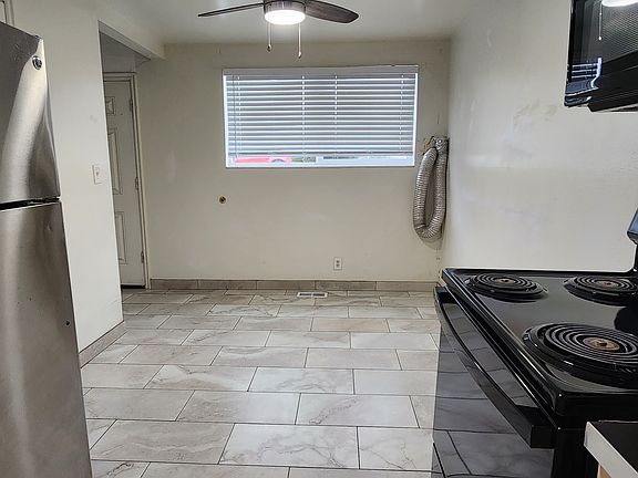 5th image of 2590 W Robin Rd