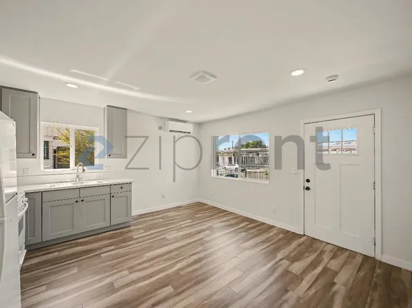 700 E 50th St, Los Angeles, CA 90011