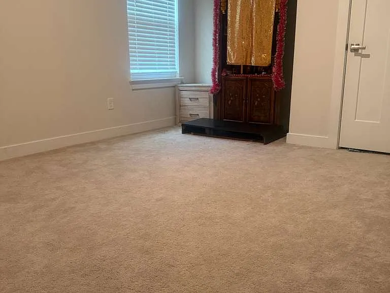 300 Finnegan Ct — Photo 13