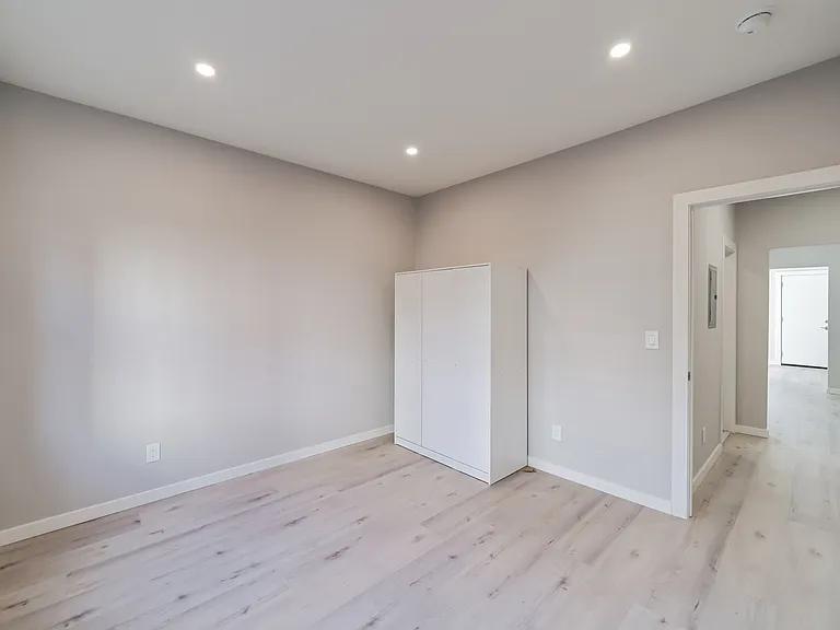 429 Linden St #429 — Photo 10