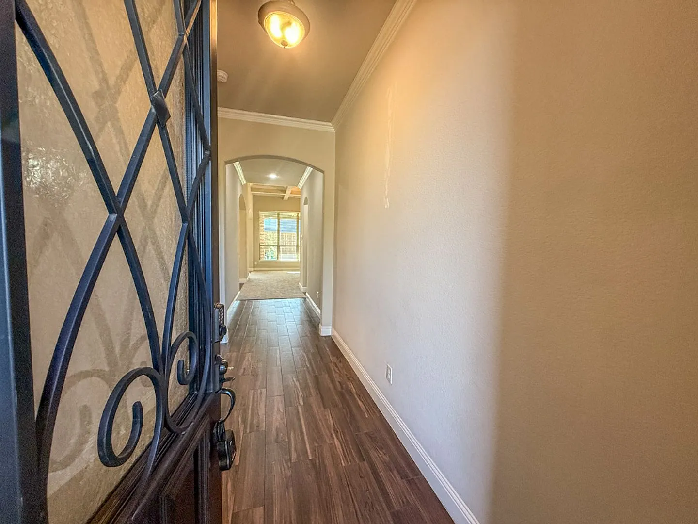 Luxury Home Ready for Remt! — Photo 2