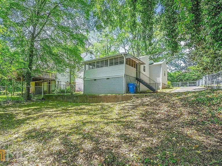 803 N Elizabeth Pl NW — Photo 3