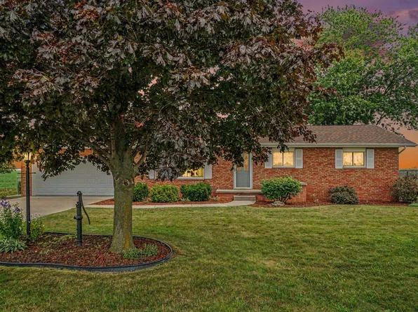 860 N Knight Rd, Essexville, MI 48732
