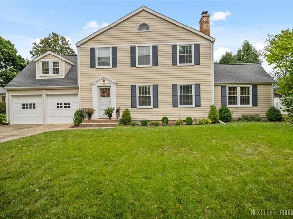 160 S Buell Ave, Aurora, IL 60506