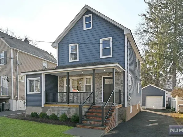 25 1st St, Dumont, NJ 07628