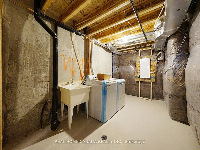 24 Durham Ave — Photo 19