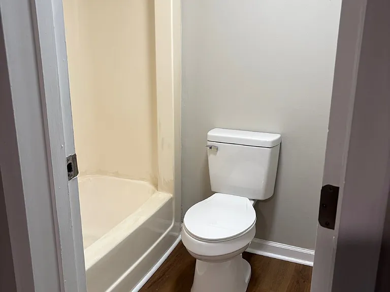 105 Ppoole St #201 — Photo 8