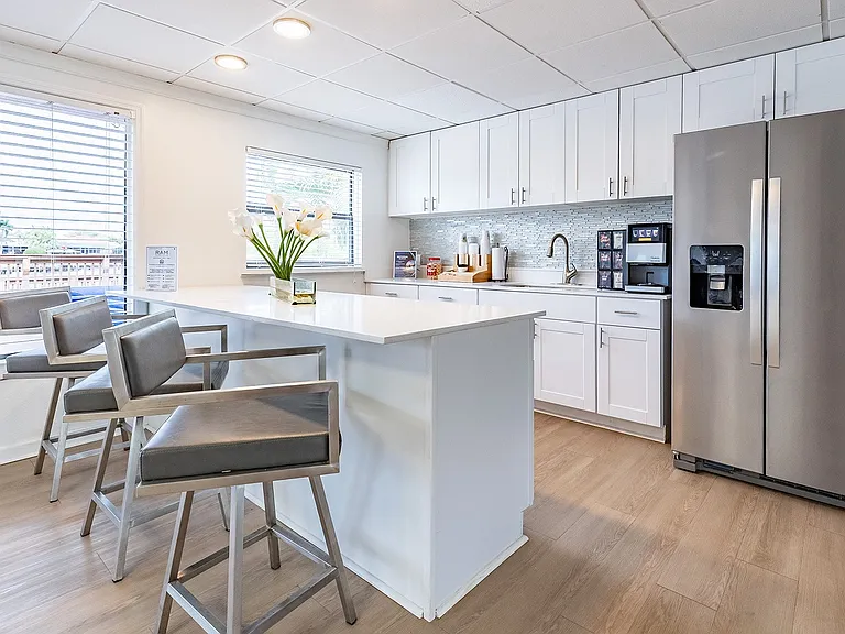 Waterview at Rocky Point Apartments — Photo 3