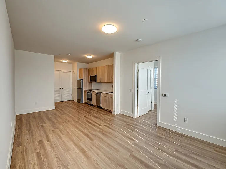 11 1st Ave — Photo 3