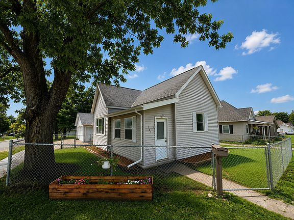 2nd image of 201 McKinley St