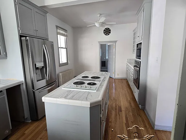 210 N Auburn St — Photo 18
