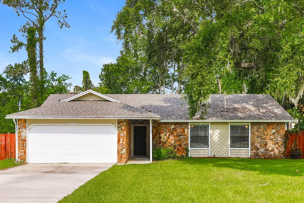 3 bed, 2.0 bath, 1467 sqft, $2,025 — Photo 1