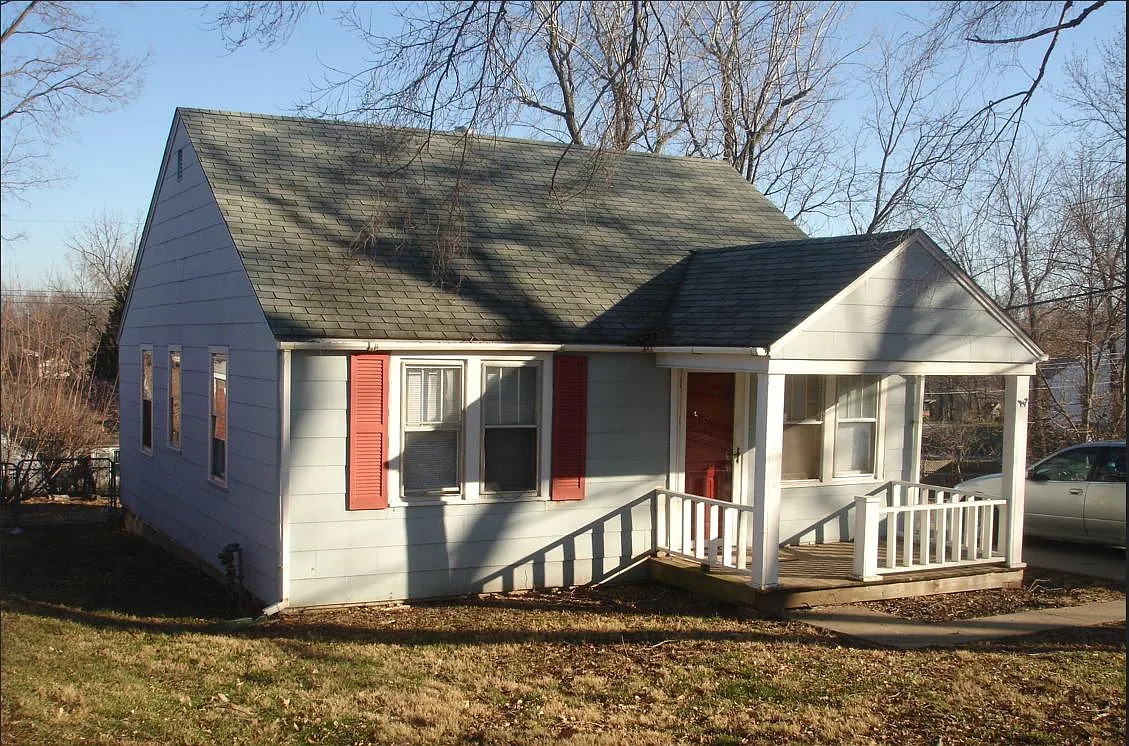 2 bed, 760 sqft, $1,225 — Photo 1
