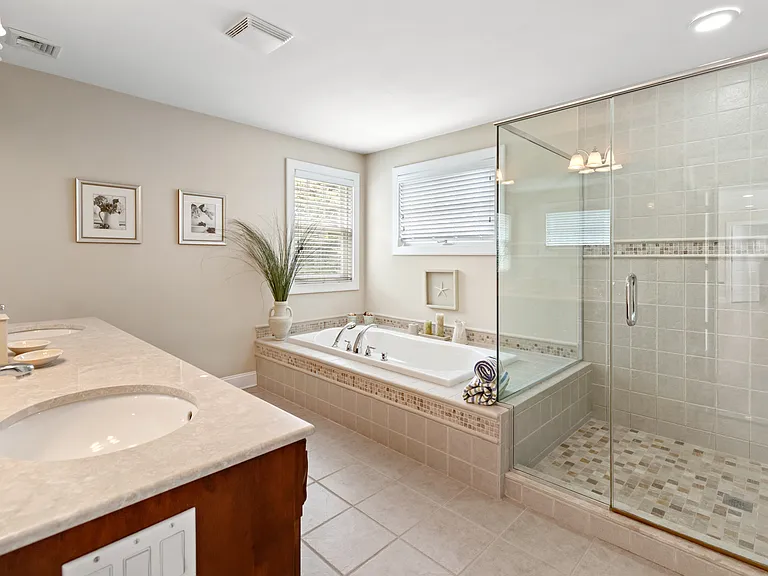 46 Atterbury Rd — Photo 28