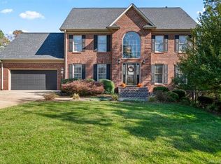 81 Players Ridge Rd, Hickory, NC 28601