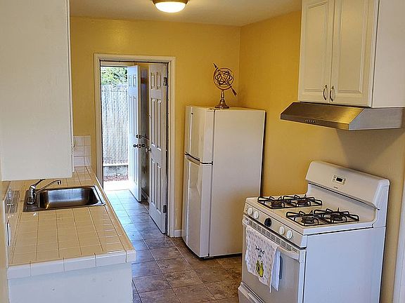 2nd image of 20837 Garden Ave