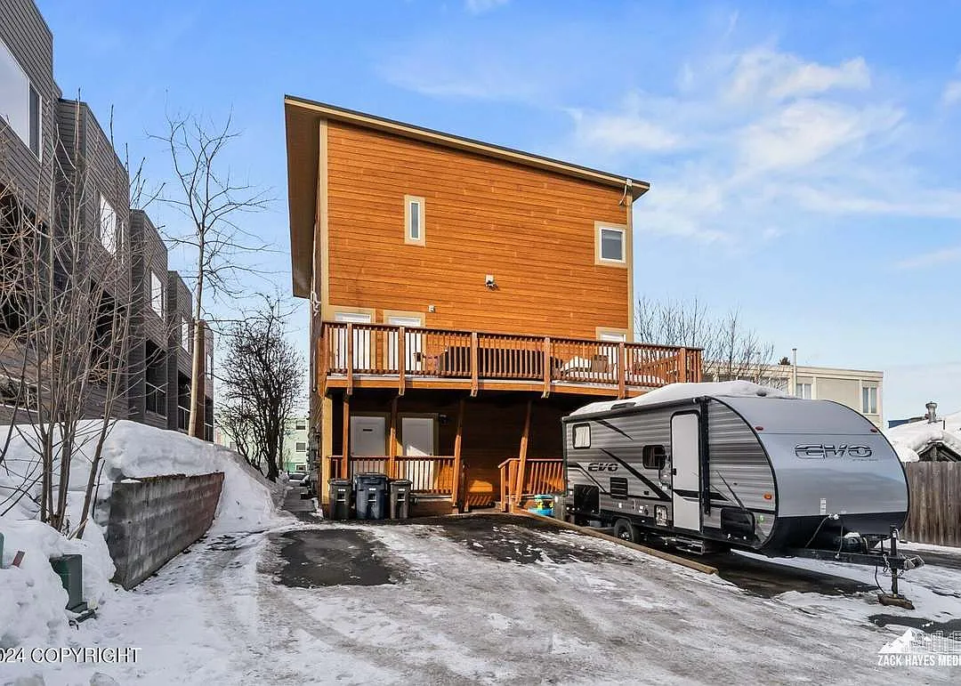 Building Photo - 717 O St #1