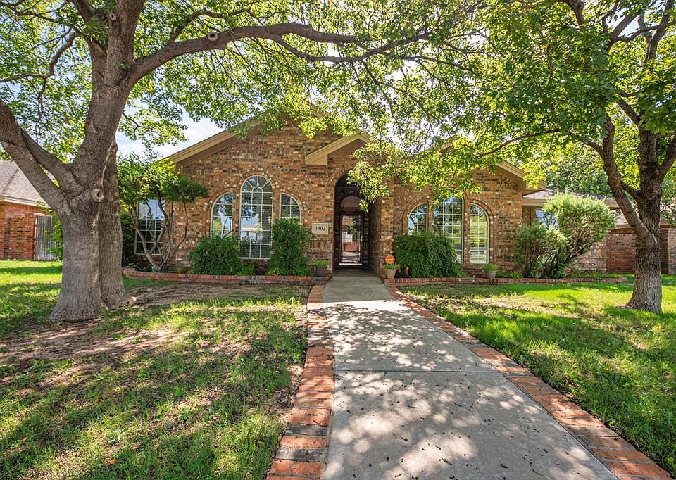 1st image of 3302 Greenbriar Dr