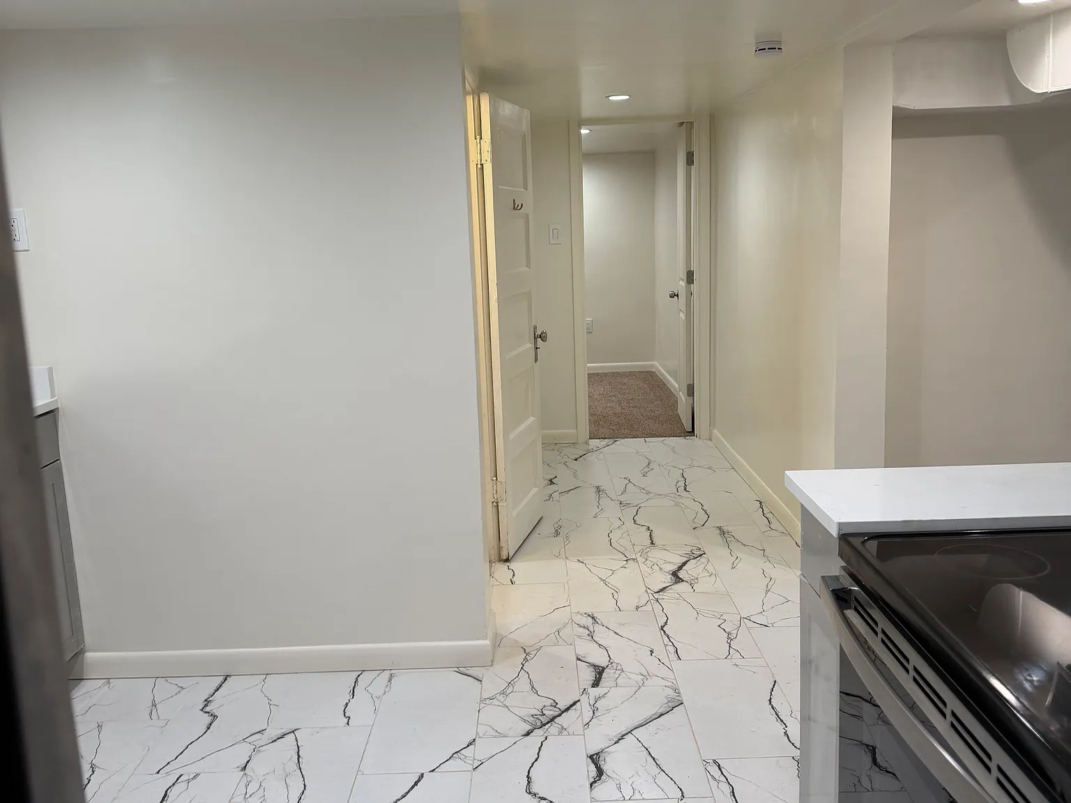 2 bed, 1000 sqft, $1,750 — Photo 3
