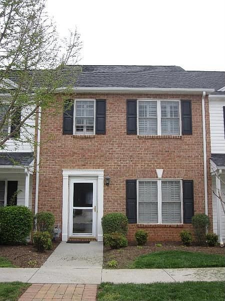 1st image of 704 Wyndhurst Dr