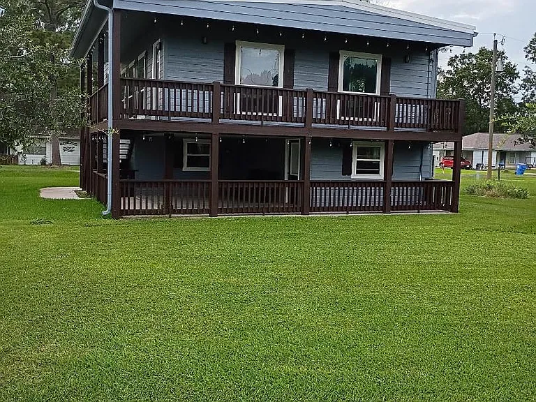 277 Lake View Ln — Photo 1
