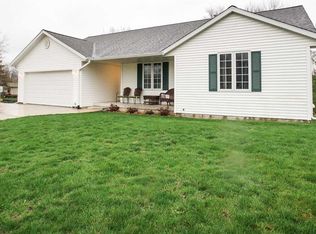 303 Phil Gould Dr, Hanna City, IL