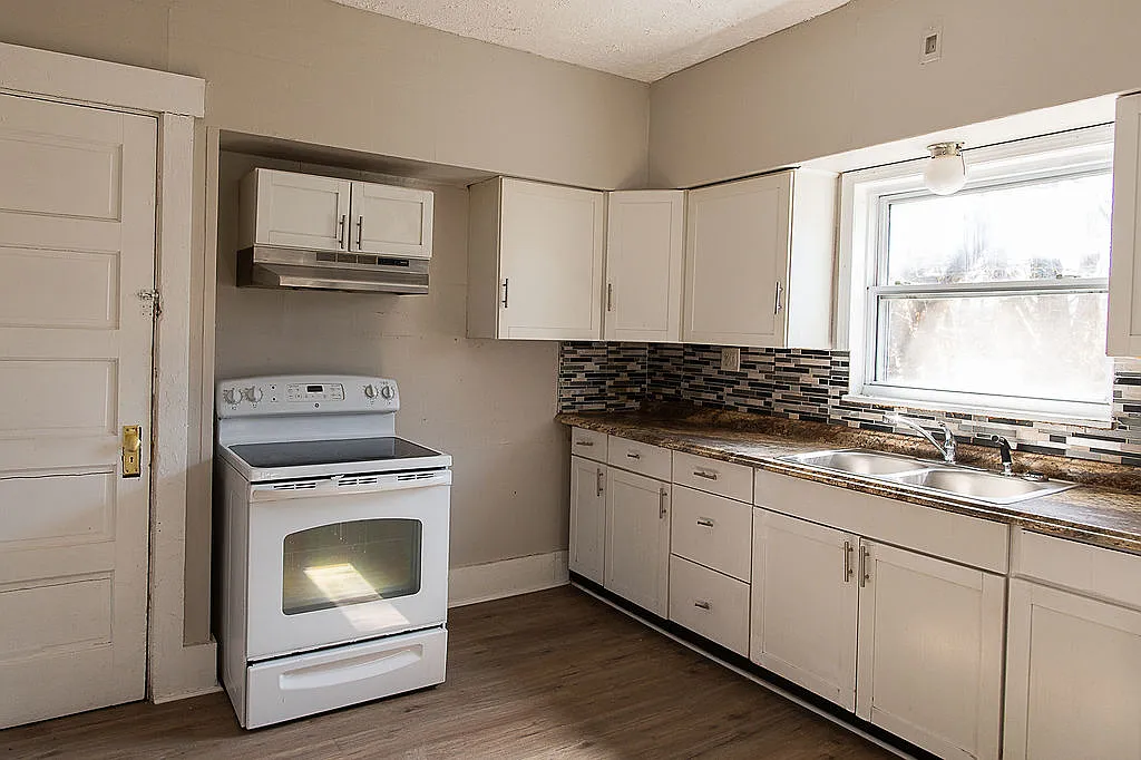 2141 Philadelphia Drive — Photo 3