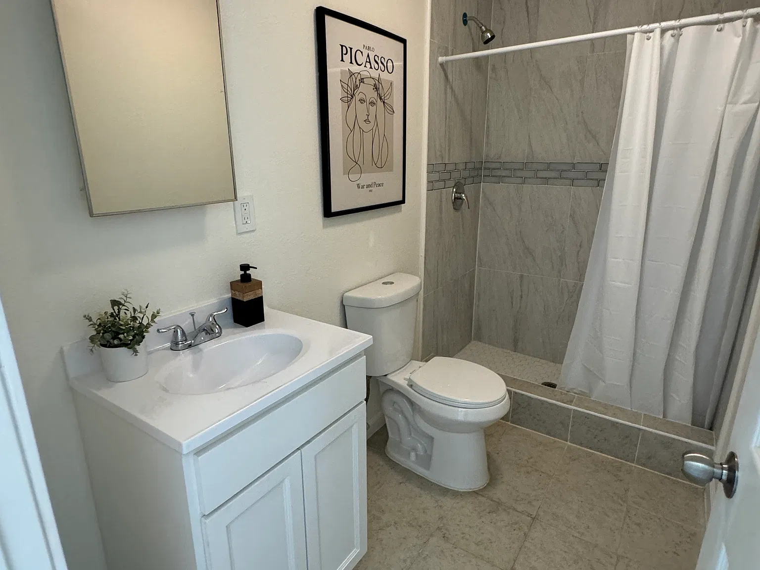 1 bed, 500 sqft, $1,999 — Photo 3