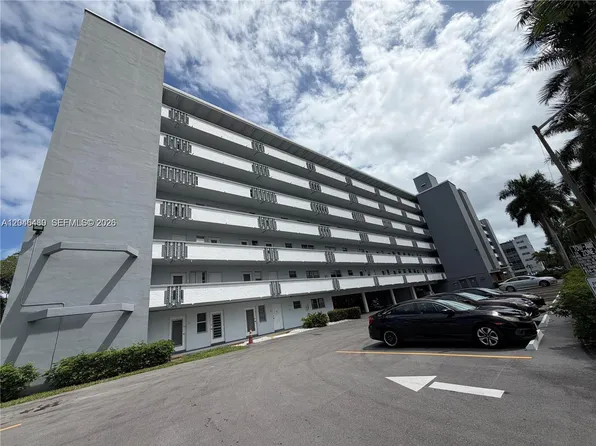 1000 NE 14th Ave APT 405, Hallandale, FL 33009