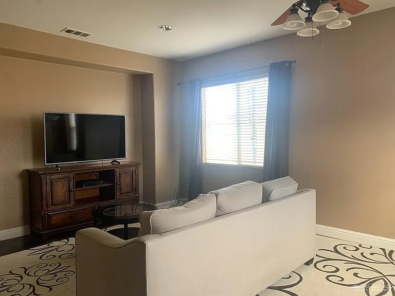 1011 Thoma Ln — Photo 11